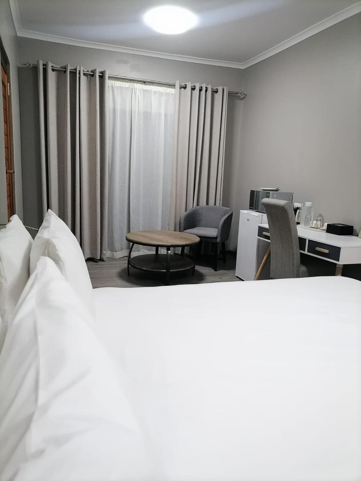 Hwh Guesthouse Middelburg Middelburg  Bagian luar foto